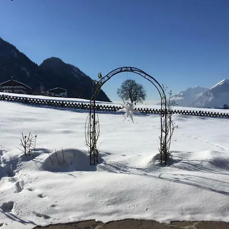 Дом отдыха Wohlfuehlchalet Tirol *